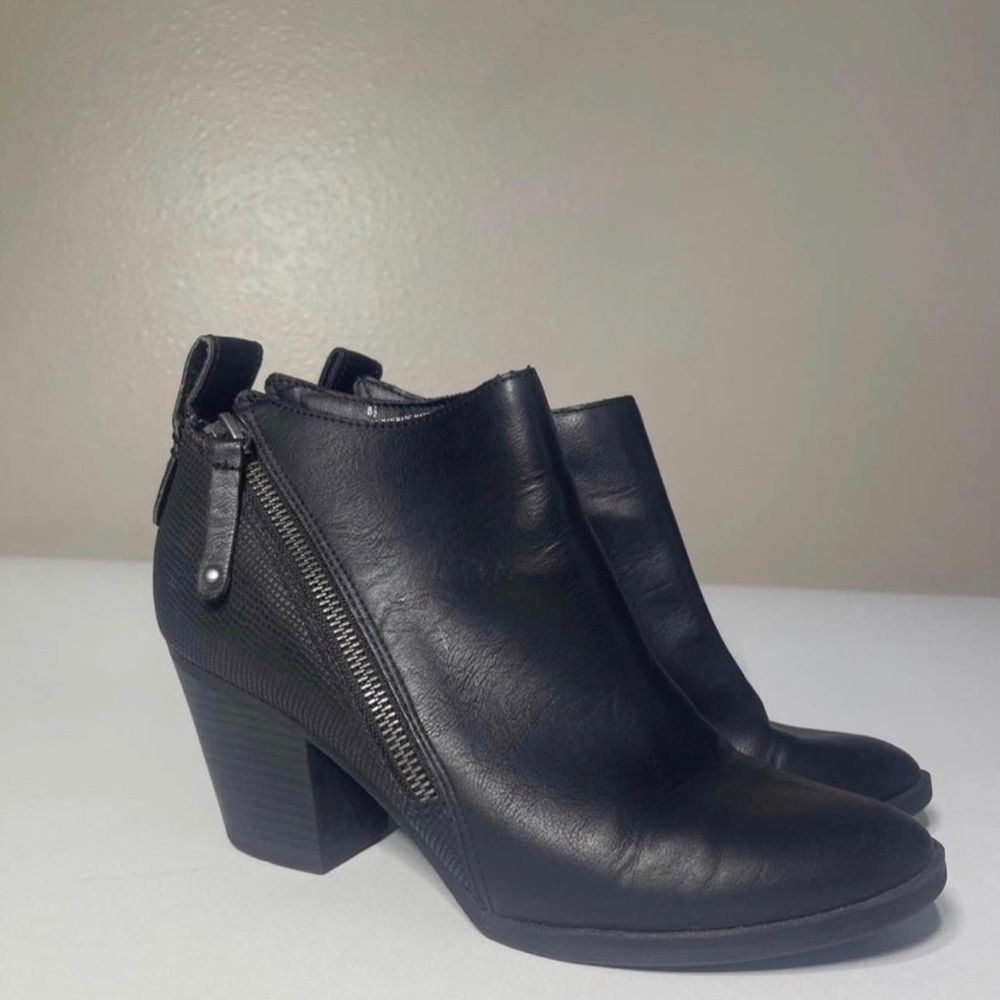 DV Dolce Vita Boots Womens Black Ankle Booties Block Heel Double Zip Tassel